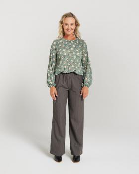 BWY8730-Top-Gravel-BWY8740-Pant-Granite Grey-Front